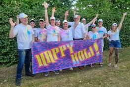 Am Sportplatz in Venrath: Holi United Festival