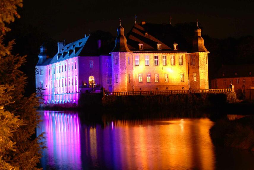 Schlossweihnacht im Schloss Dyck an allen vier Adventswochenenden