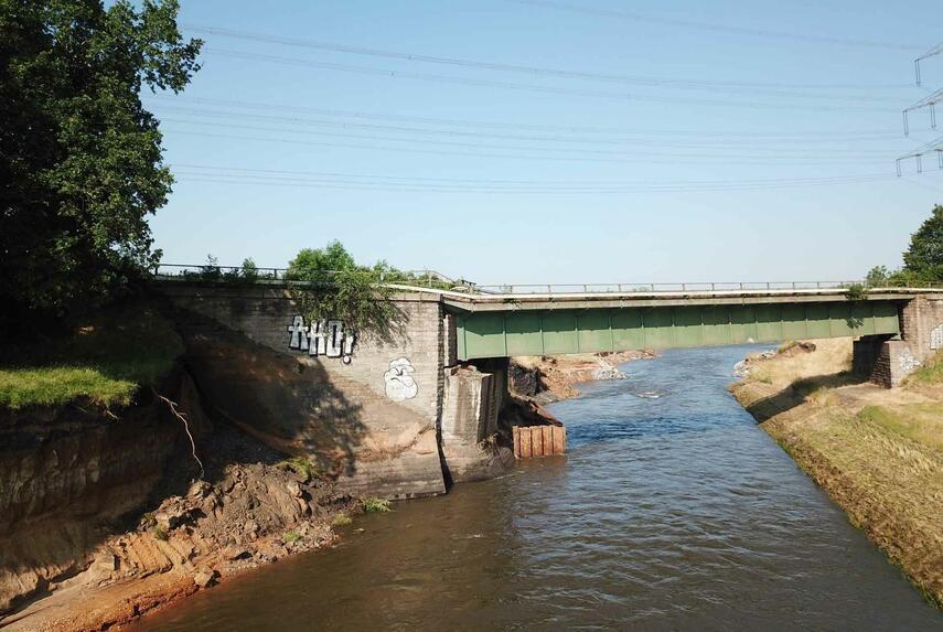 Abgesackte Güterbahn-Brücke: Dinslakens BM Eislöffel hat Krisenstab einberufen