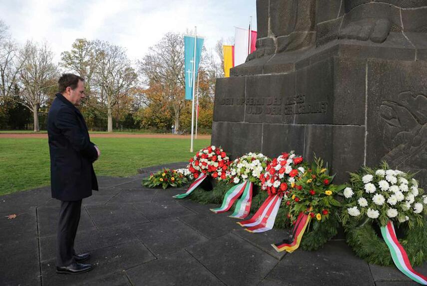 Gedenken zum Volkstrauertag auf dem Nordfriedhof