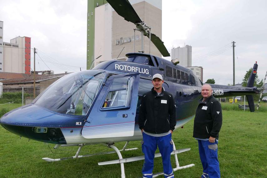 Westnetz Hubschrauber kontrolliert das 110 KV-Stromnetz